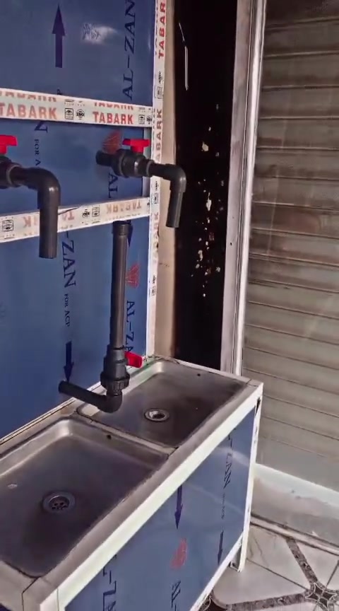 💧 معمل تصفية مياه للبيع – بحالة ممتازة (شبه جديد)
ممبرين أمريكي أصلي.
🔹 ماطورات إيطالية عالية الجودة.
🔹 المعمل مفول بالكامل وجاهز للعمل مباشرة.
🔹 الاستخدام قليل وحالته ممتازة، كأنه جديد.
🔹 مناسب للاستثمار أو توسيع مشروع قائم.

📩 للاستفسار ومعرفة باقي التفاصيل والسعر،
***********
***********
