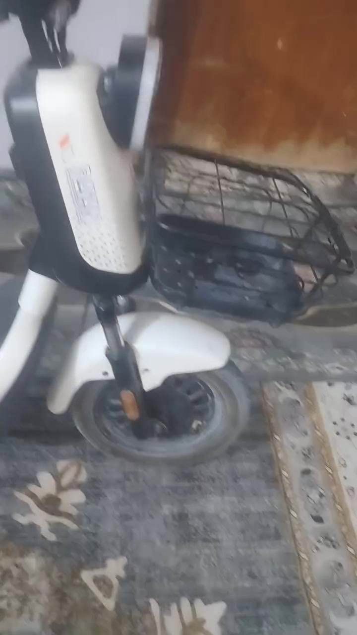 دراجه جديده للبيع   مكان ناصريه مركز اتصال ***********
