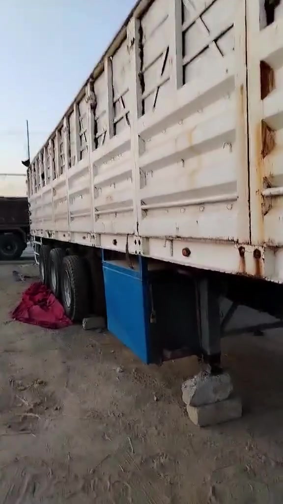 سلام عليكم عربانه حداديه جناب وترهم فلات تخم تايرات 11الطول 12/60والرتفاع 1/60 مكان الموصل سعر *********** خاص مفتوح
