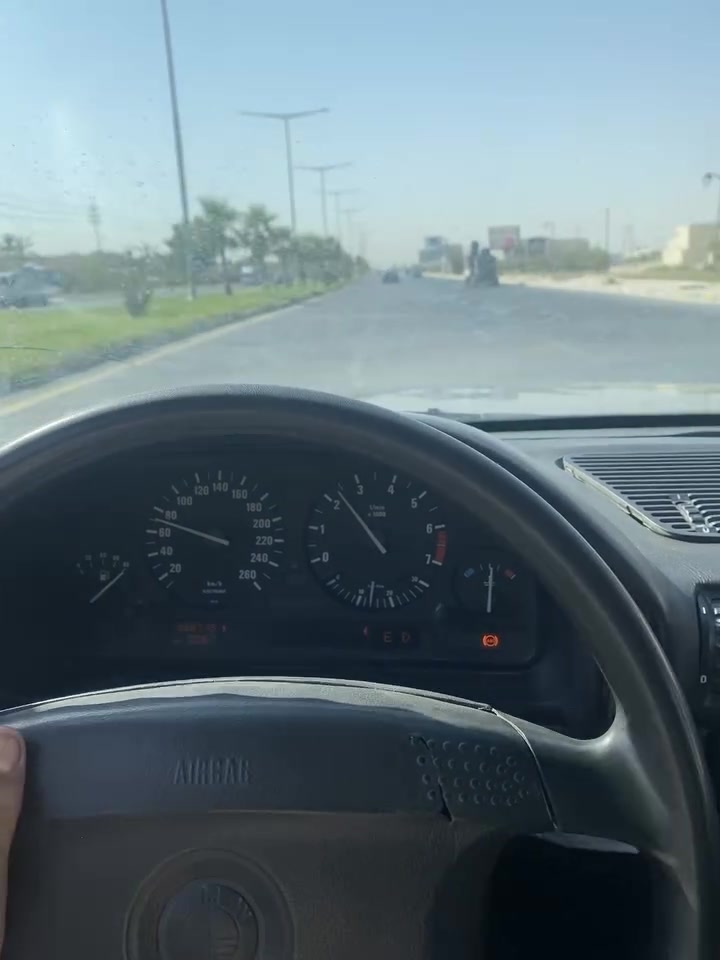 السلام عليكم
اريد مراوس 

740 v8

دبل جام 

برده خخلفيه كهربائي 

غرفتها جديده وكلش حلوه 

مكينه كير نضيفات 

سياره حلوه تريد صبغ 

رقمي ***********
