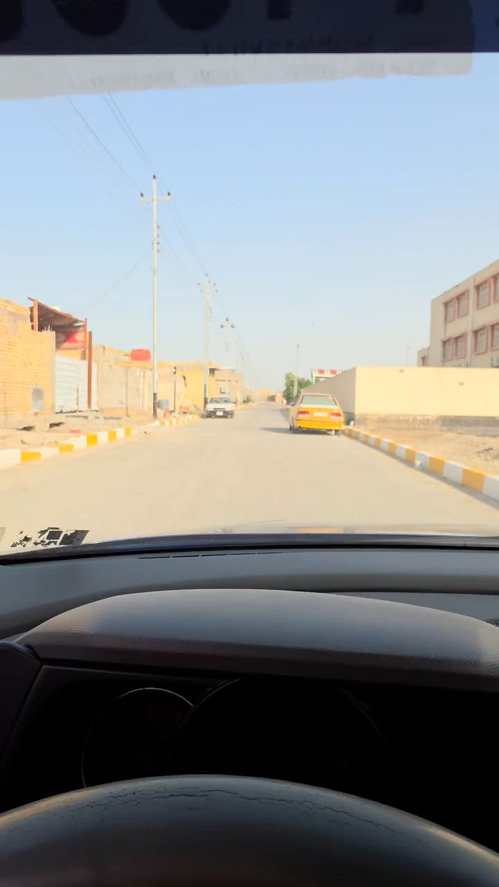 السلام عليكم قطعه طابو للبيع مساحه ٢٠٠م  عله ساحه
المكان سوق الشيوخ حي العسكري شارع الإطفاء قرب مدرسه الصينيه 
السعر ٣٠ مليون وبي مجال بيع مستعجل 
للاستفسار *********** واتساب ***********
