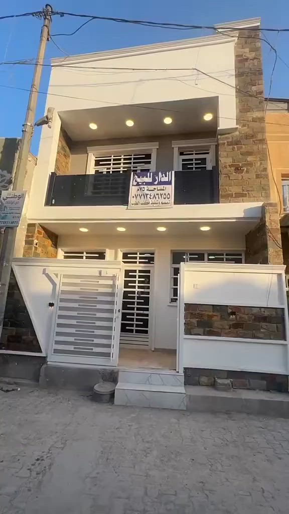 الدار للبيع بناء جديد 🏠
المساحه : 75م ، واجه : 6م 
العنوان : الحريه ، دباش ، قرب شارع الصحه 🗺️🏘️
يحتوي على : طرمه ، حمام خارجي ، صاله ، مطبخ ، حولي 
، صحيات في كل طابق داخل منزل ، اربع غرف نوم  🛌 
للاستفسار عن سعر وباقي تفاصيل 
الاتصال على رقم : *********** 📞☎️
