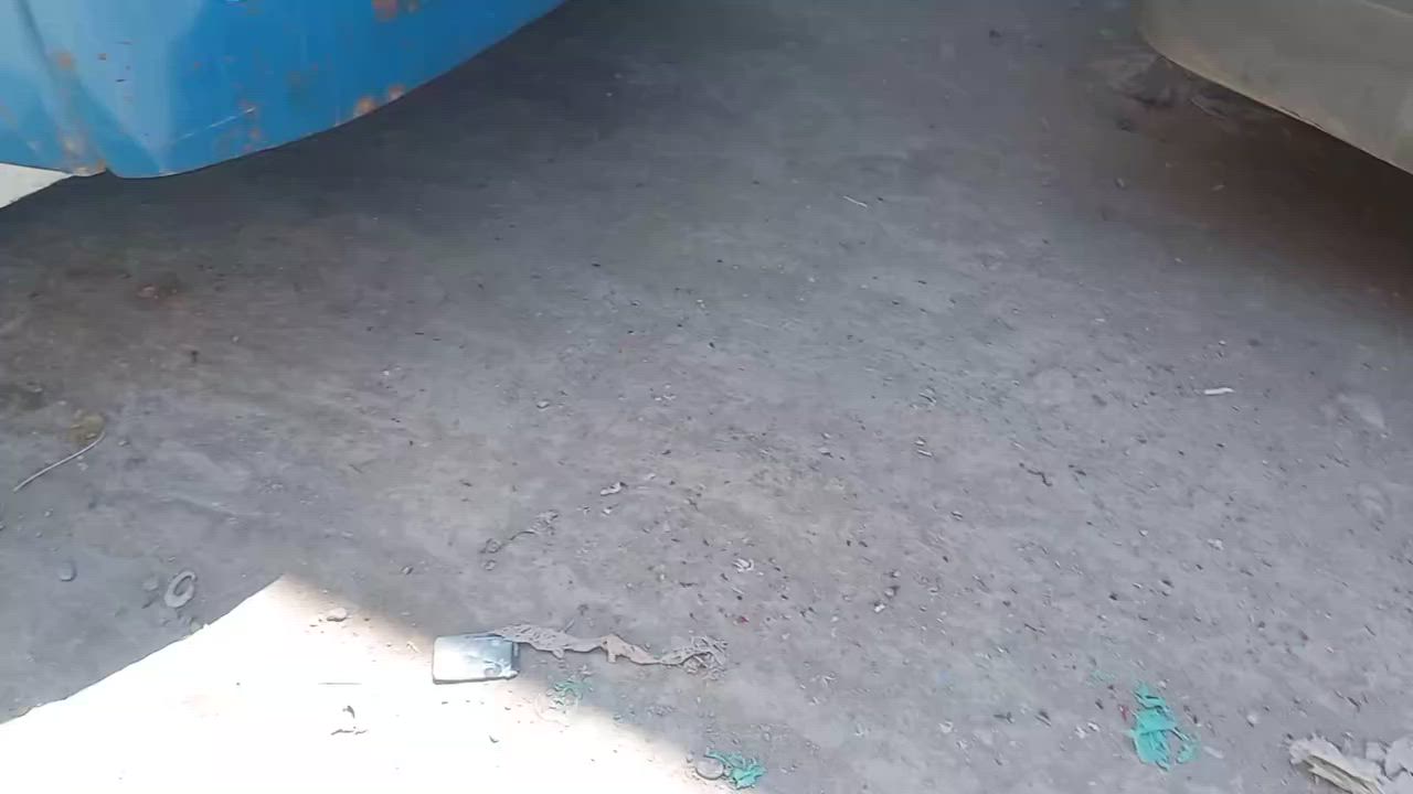 ***********
