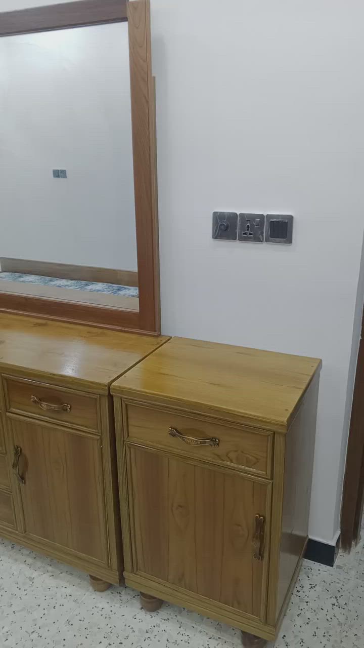 غرفة اخشاب جديدة للبيع
الاتصال ***********
