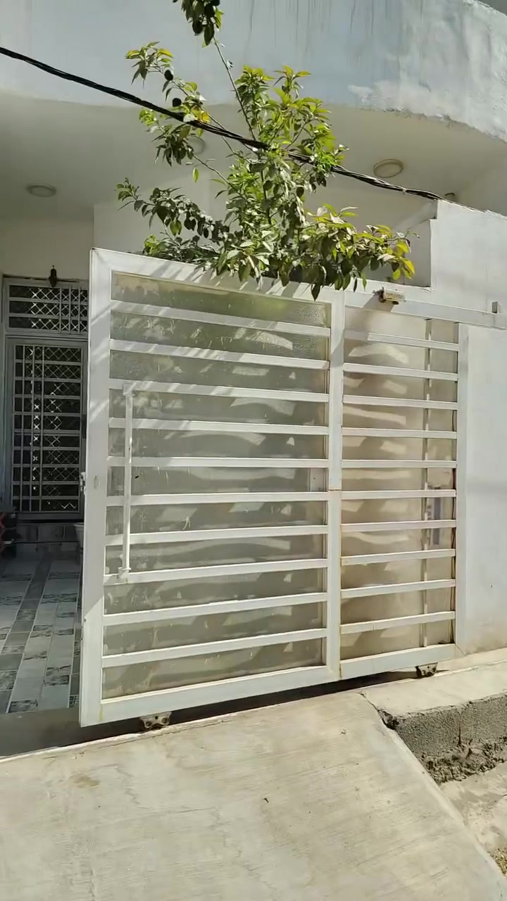 🔥دار للبيع 🏡

📍 الموقع: قبل باب الدرب، خلف أسواق الشمري.

🔹 المساحة: 85 م²
🔹 الواجهة: 5 م
🔹 النزال: 17 م
🔹 الجنس: طابو زراعي (سند 25)

مواصفات الدار:

 ● استقبال
 ● غرفه نوم 2
 ● مطبخ
 ● صحيات داخلية وخارجية

💰 السعر: 58 مليون دينار عراقي، قابل للتفاوض.

📞 للاستفسار: ***********
