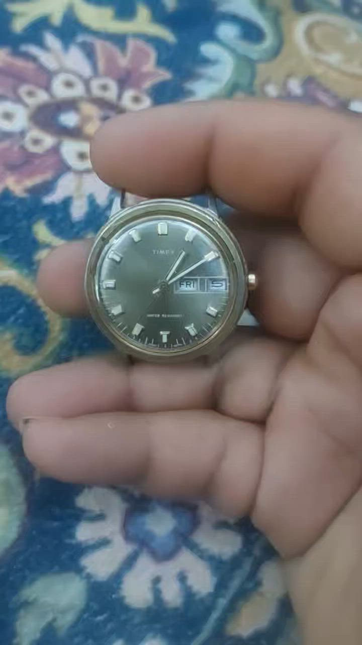 ساعات البيع العدد٧قطمه سعر 60الف قفل رقم واتساب ***********
