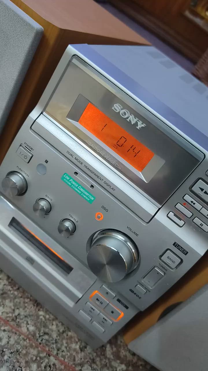 سلام علیکم راديو ومسجل مشغل اقراص و کاسیت و اواكس نظافتة

%100/100 مع 3 اقراص و ریمود و

كتلوك شركة سوني SONY سعر 110

مكاني بغداد الشعب

*********** يوجد توصيل
