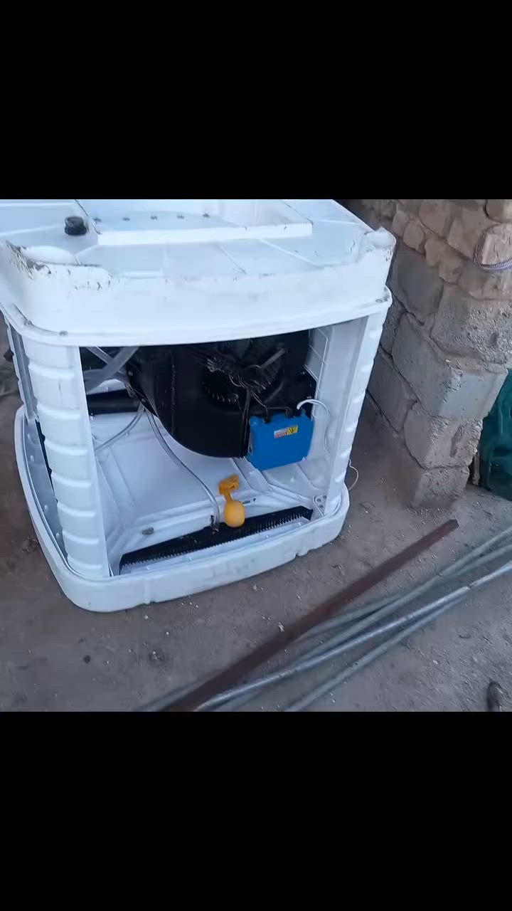 *🔥 الحر ذبحك؟ ومبردتك بعدها بالكاع؟ 🔥*  
*أني أكعدها الك عالشباك وارتاح*

*معمل البداع - شغل حدادة مو تلزيك*

✅ قاعدة حديد تتحمل عمر   
✅ صفر اهتزاز صفر دوخة راس 
✅ أجيك بنفس اليوم اذا تتصل الصبح   
_واذا عندك أكثر من مبردة نسويلك سعر خاص_

*📍 تعالنا: الزهيرات - مقابل مركز الشرطة*  
*📞  ************

*معمل البداع*
