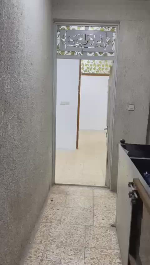 شقه طابق ثاني نظيفه مثل ما موضحه بالفيديو تفاصيلها بالفيديو ايجارها 300 وبيها مجال اللي يريدها ياخذ السكرين ويجي خاص

الشعب الشارع الي مقابيل جامع الشروفي


**إذا كنت صاحب هذا الإعلان وتريد حذفه لأي سبب، رجاءا أرسل رسالة إلى الدعم الفني**