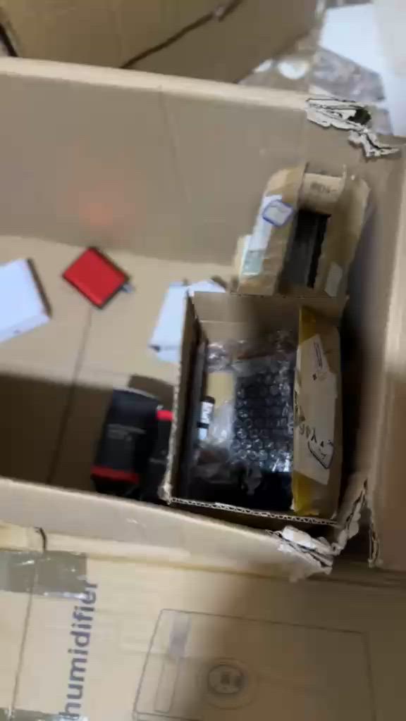 شلعة للبيع تقريبا 150 قطعه
مكنسه روبورت 2
شاشه سياره 2
داتا شو 3
 احذيه رياضيه 5
أجهزة وشم 6 
اي باد
موبايل 
وبعد قطع موجودات بالصور


**إذا كنت صاحب هذا الإعلان وتريد حذفه لأي سبب، رجاءا أرسل رسالة إلى الدعم الفني**