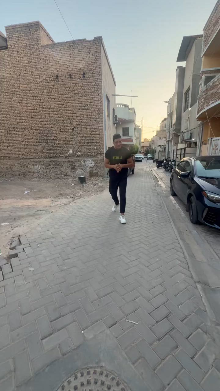 شقه ارضيه معزوله  بل اعظميه بلكم بزهراوي خلف شركه طلباتي تحتوي غرفه نوم وهول ومطبخ وخدمات ايجارهه 450 ألــف
للاستفسار/***********

