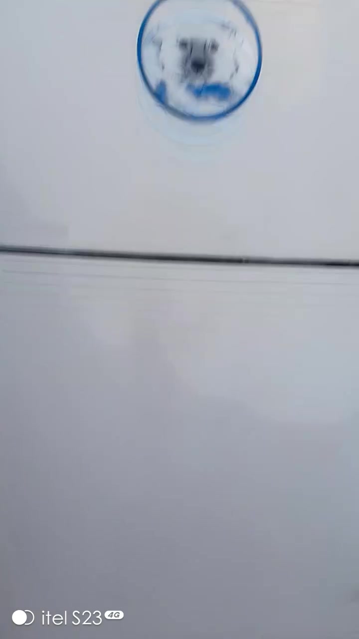 السلام عليكم
داخليه كنتوري جنرال 2 طن استعمال قليل جدا 
السعر 100 الف سعر نهائي للتواصل 
*********** 
مكاني بغداد
