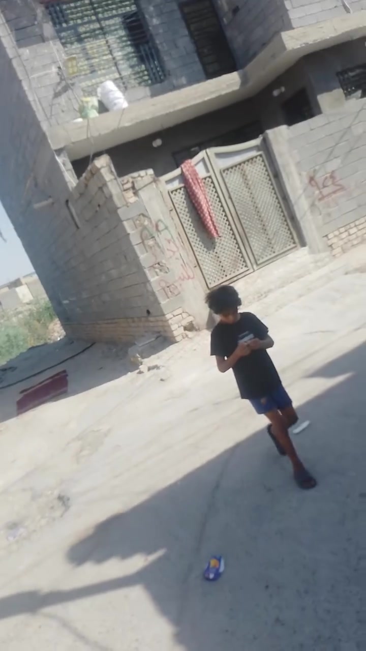السلام عليكم من رخصت مدير الكروب بيت ميه متر مسلح طابو زراعي سند خمسه وعشرين مكاني حي طارق القديم عارضه ٣٠وبيه مجال كلش قليل  *********** الشراي @يتصل
