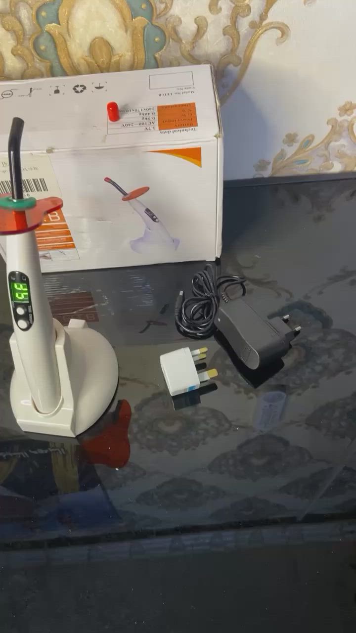 � جهاز LED.B Curing Light لتصليب حشوات الأسنان الضوئية

✅ جهاز احترافي مخصص لعيادات ومختبرات الأسنان
✅ تقنية LED عالية الكفاءة وسرعة في التصليب
✅ رأس ضوئي قابل للدوران لسهولة الوصول لجميع مناطق الفم
✅ بطارية قابلة للشحن مع قاعدة شحن مستقلة
✅ تصميم خفيف ومريح للاستخدام لفترات طويلة
✅ أوضاع تشغيل متعددة مع شاشة ومؤقت زمني
✅ استهلاك منخفض للطاقة وعمر تشغيل طويل
✅ مناسب لجميع أنواع الحشوات الضوئية 

السعر ٢٥ الف وبي مجال


**إذا كنت صاحب هذا الإعلان وتريد حذفه لأي سبب، رجاءا أرسل رسالة إلى الدعم الفني**