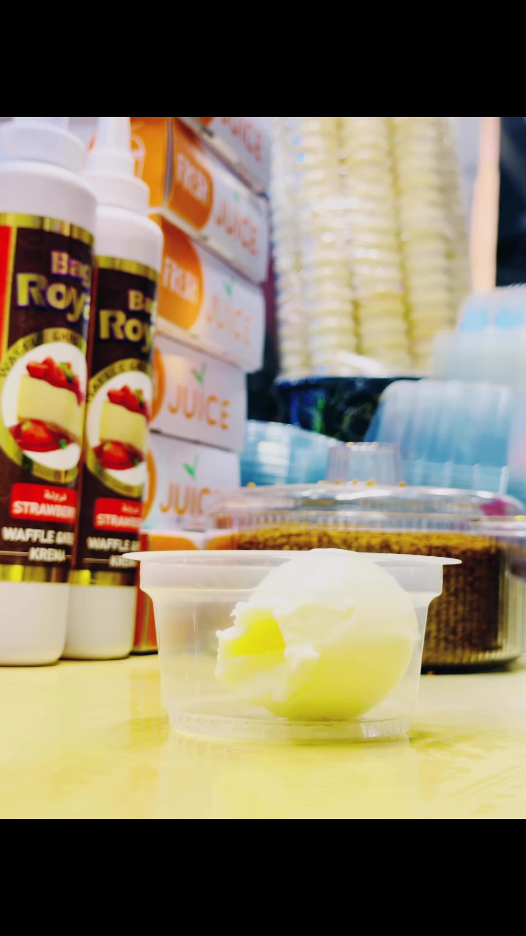 مرطبات الجندول 1🍨🍦🌸ترحب بكم 🌸🌱اهلاً وسهلاً بيكم احبابي 🌸🌱توجد كافة أنواع الايسكريم 🍨🍦بالقيمر بالفستقبالفواكهبالشعرية يوجد كيلوات 🌸🍨يوجد توصيل لكل احياء طويريج وبالخدمة 🛵🛵🛵للاتصال /***********طويريج-حي الجمعية -بالقرب من اسواق الكفيل— في ‏طويريج حي الجمعية‏.

