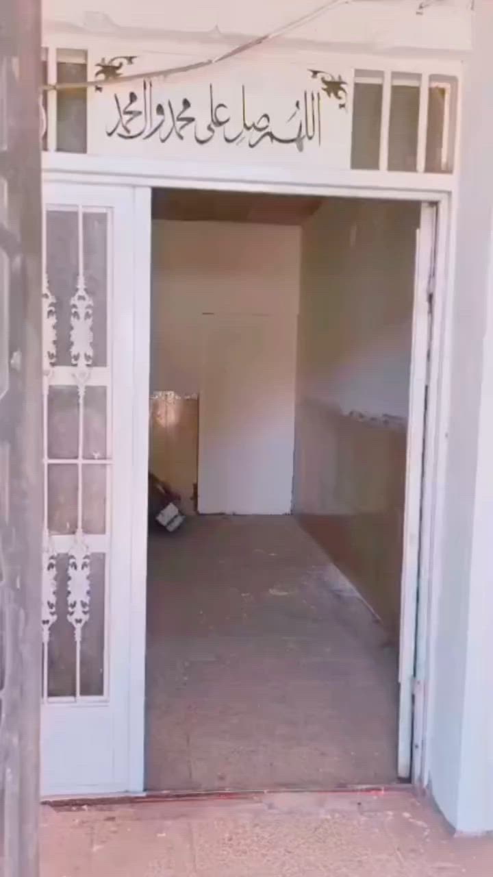 ✨اللهم صل على محمد 
وال محمد🌹

يالله بيت نص امامي للبيع 
حي الانصار خلف شارع المدارس غرفه وصاله فوك وصاله واستقبال وتخاريج ارضي 
ركن على ساحة 
المساحة ٦٠م
للإستفسار 
***********
***********
ابو علي للعقار🏡
