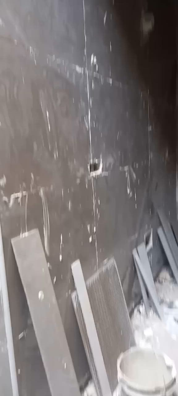 السلام عليكم شغل سيراميك درجه اولى نشتغل على المترو باليوميه حاليا مستفر العده شغل لا يقصر النظافه 100% شغل اولى‎***********
