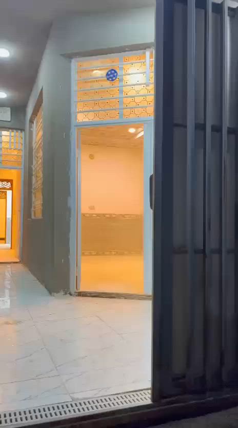 بيت 100 متر طابق واحد بناء جناي
منطقة ال53 قريب على شارع 30

السعر 73 مع المجال 

التواصل واتساب ***********
