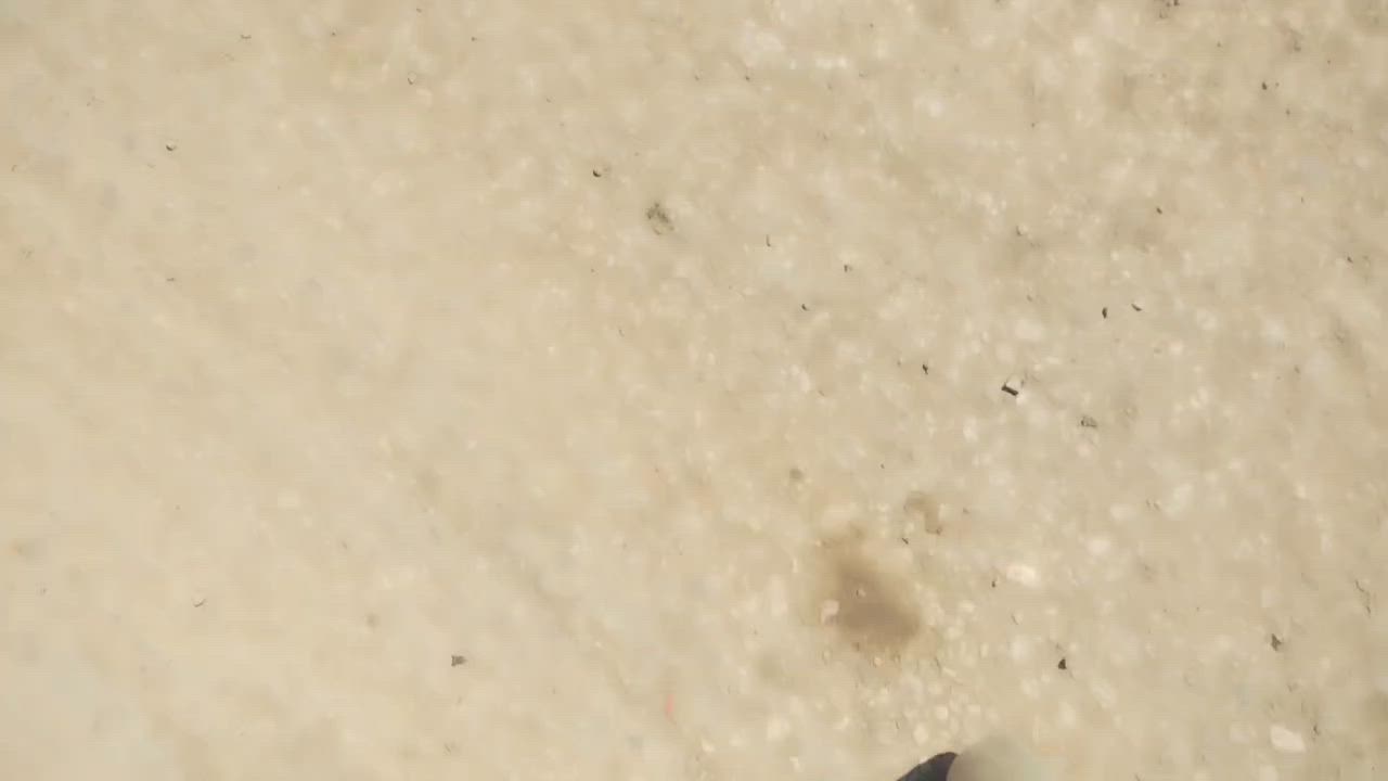 ابلاش ابلاش  ابلاش
دار للبيع 275م ركن على شارعين طابقين  🔥🔥🔥
حي العسكري 👇👇
تفاصيل البيت السلام عليكم  اعاده  النشر بسيب الوعود الكاذبه عمي الموشراي لايدك عليه متاح .بيت للبيع طابو صرف العنوان الحمزة الغربي  في حي  الحسين العسكري  قرب موالدات احمد فيصل .موقع مميز  البيت ركن على شارعين .شارع امامي شارع عام تبيلط 10متر وشارع فرعي 8 متر  .المساحه 275  الواجهة 20 ونص متر النزال 13 وربع متر البيت نضيف جدا يتكون من طابقين الأول غرفة نوم واستقبال وصاله ومطبخ حار وبارد وصحيات . والسقف صب كونكريت مسلح والكهرباء  . الطابق الثاني يوجد فيه ثلاث غرف ثنين هيك وحده كامله ..جميع دواخل البيت سيراميك ماعدا الطارمه والممرات كرانيت البيت مغلف من الخارج السعر علي الخاص مفتوح او اتصل بالرقم *********** واتساب 🔥🔥
السعر 100 مليون  💸💸💰
