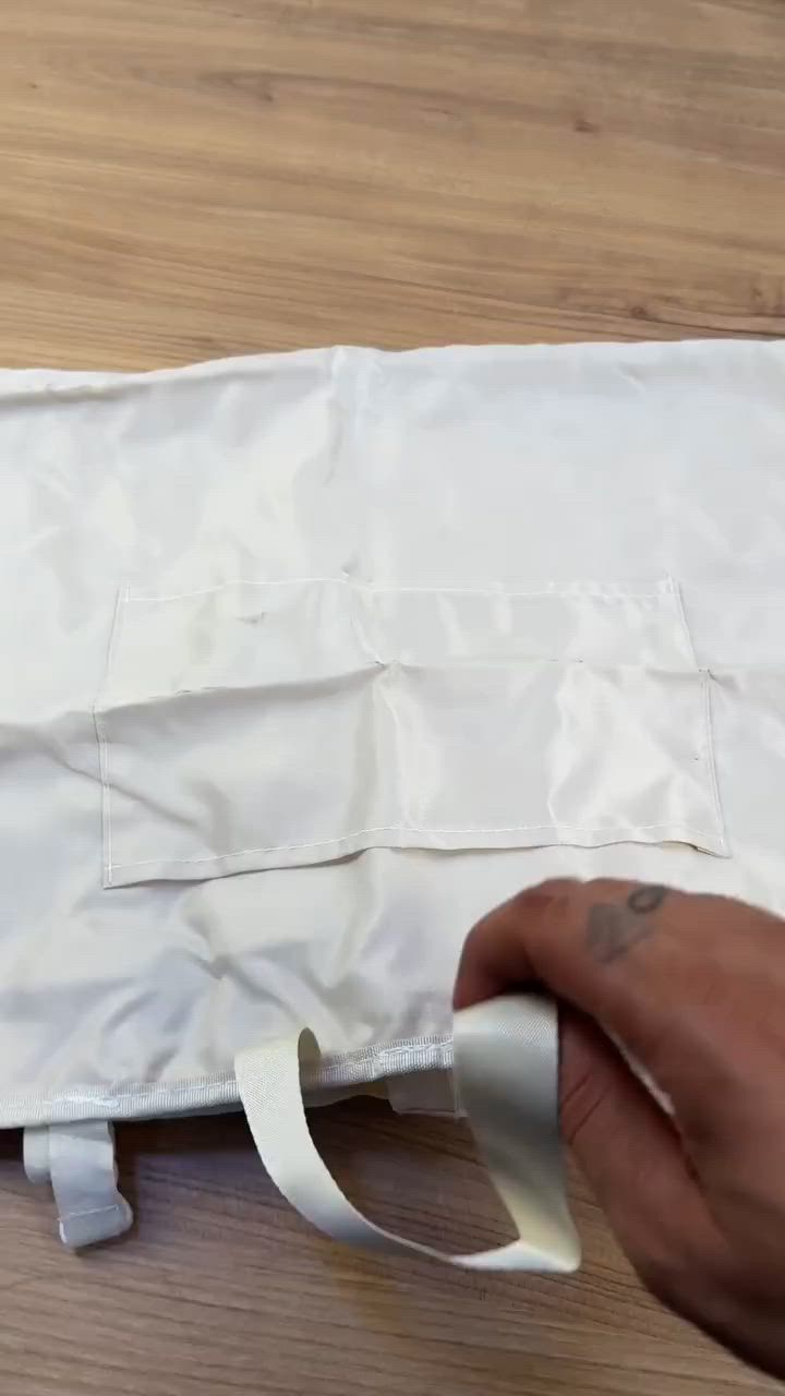 ودّعي الفوضى مع حقيبة التنظيم المعلقة! 🌸✨**

سواء كنتِ مسافرة أو تبحثين عن ترتيب مثالي لأدواتك في البيت، هذه الحقيبة هي الحل العملي والأنيق.

**لماذا ستحبينها؟**
✅ **تنظيم ذكي:** 7 جيوب شفافة بسحّابات لترتيب كل شيء بوضوح.
✅ **تصميم معلّق:** سهلة التعليق في الحمام أو على الأبواب لتوفير المساحة.
✅ **خامة متينة:** قماش خفيف، سهل التنظيف، وعملي جداً.
✅ **سهولة في التنقل:** قابلة للطي ومزودة بمقبض للحمل في أي مكان.

🎨 **متوفرة بلونين أنيقين:** الوردي الفاتح والأوف وايت.
📏

**مثالية لـ:** أدوات التجميل، أغراض السفر، أو تنظيم إكسسوارات الأطفال.

🛒 **اطلبيها الآن واجعلي كل شيء في مكانه!**

#تنظيم #أدوات_السفر #ترتيب #حلول_ذكية #منزل_مرتب #حقيبة_تنظيم


**إذا كنت صاحب هذا الإعلان وتريد حذفه لأي سبب، رجاءا أرسل رسالة إلى الدعم الفني**