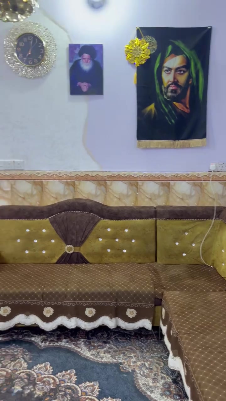 بيت البيع مساحه 100 الاورفلي مكوى البيادر
يتكون البيت من استقبالين  واحد خارجي معزول عن البيت بدرج خاص  يتكون من وستقبال داخلي  ومطبخ مفتوح ومنور مربع وحمام+ صحيات وغرفه  الطابق الثاني غرفتين نوم حمام +صحيات الطابق الثالث غرفه نوم مع مخزن وبيتونا
الاستفسار التواصل واتساب او اتصال ع الرقم 
***********
