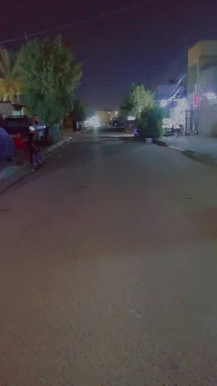 بيت طابو صرف مبادرة بناء حديث أرضية جدار كهرباء ماي كل جديد سعرة 150 مليون مطلوب مبادرة تقريبا 42 مليون قسط الشهري 260 الف تسديدة يعني تطيني الفوكنيات 108 وباقي تسددة مبادرة مساحة البيت 115 مكانة كربلاء حي المهندسين قرب جامع الحسن العسكري هو يكون ع نفس الشارع مال جامع شارع 15 البيت بي محل وكراج سيارة تدخل صحيات خارجية تجيك كليدورة و استقبال مفتوح ع صالة صغيرة وغرفة و حمام داخلي و مطبخ صطح بي جبير بنيان نضيف مدارس مقبيلي مسافة 4 بيوت جامع و مدارس بنات و ولد مقابل الجامع اي استفسار ***********
