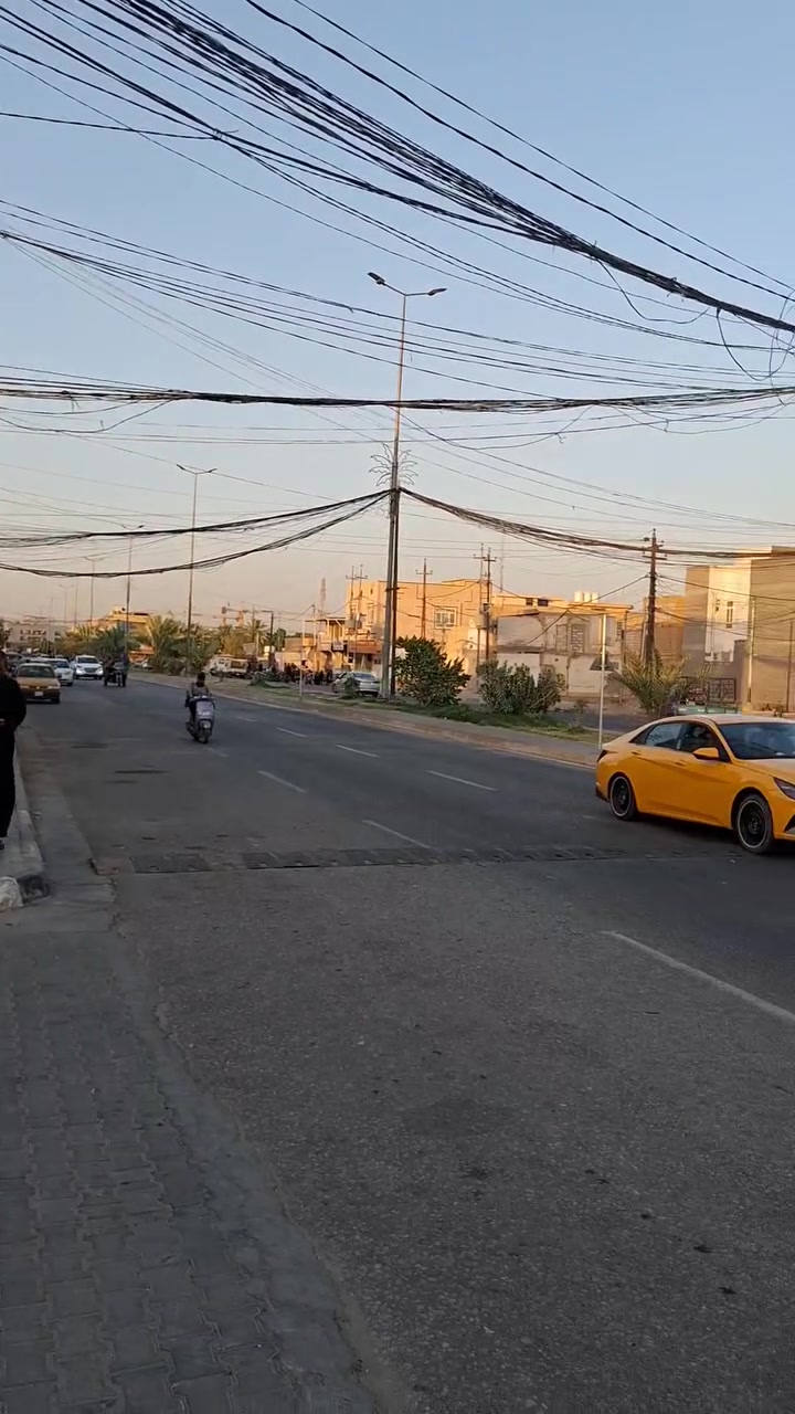 السلام عليكم بيت للبيع حي الحر شارع المستوصف  المساحه ١١٨ واجه ٨نزال ١٤.٨٠
تفاصيل بلفيديو موجوده للاستفسار تصال برقم الموجود 

***********
