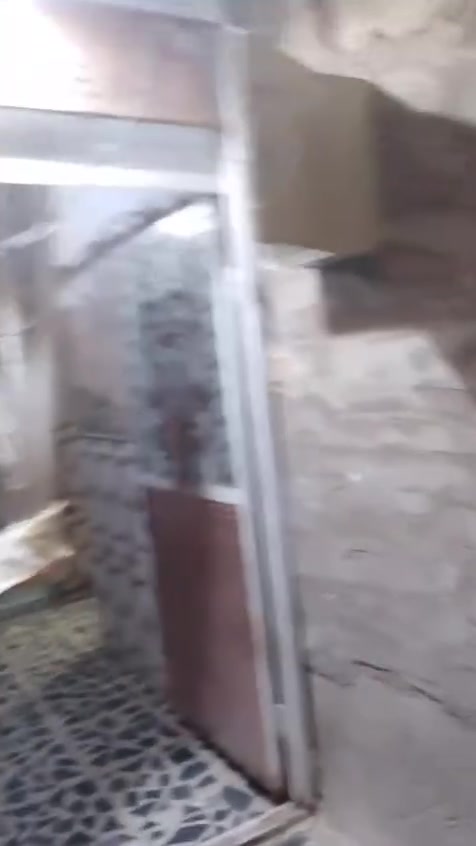 بيت للبيع مستعجل مساحه 80 زراعي سند 25 سبع قصور شارع ابو جاسم المالجي قريب على الكراج سعره 22 وبي مجال البيت بس واجهتا ما ملبوخه البيت مسلح ***********
