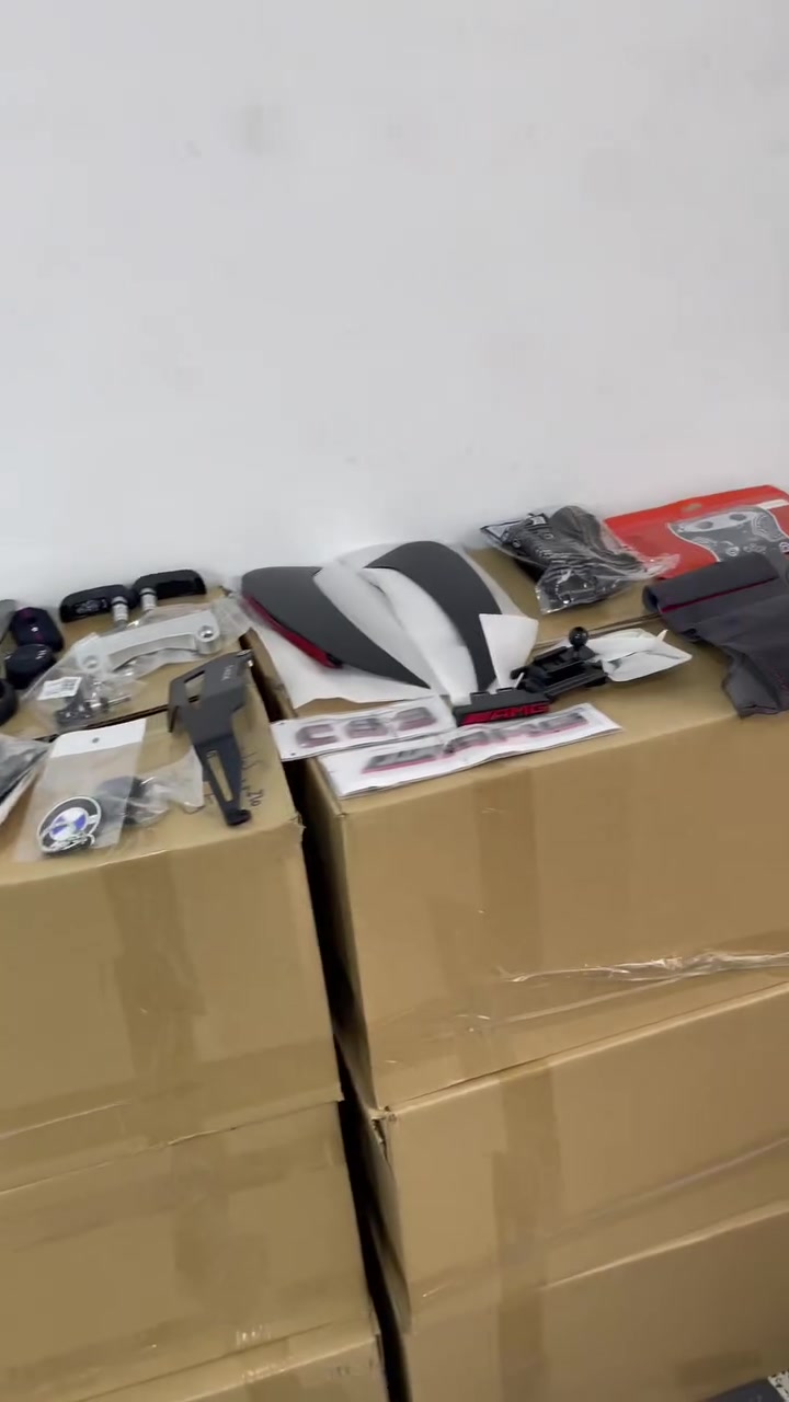 📣📣 وصل وصل 📣📣
 شحنة جديدة من الطلبات الخاصة بزبائننا، واللي جبناها الهم مخصوص من [ الصين 🇨🇳] . هاي القطع مو معروضة للبيع، لكن اذا  تريد نفسهن او شي مشابه نوفره الك  مخصوص وبسعر يناسبك .

🔧 اختصاصنا:
كل ما يخص الدراجات النارية — قطع تفصيخ ، جديدة، اصلية — ونطلبلك من اي دولة او اي موقع يعجبك .

🚚 التوصيل:
من كل العالم لكل محافظات العراق.

📞 رقم التواصل:
[ *********** ]

📱 صفحاتنا:
‏Facebook: [ متجر رايدر ]
‏Instagram: [ @riderstore.iq ]
