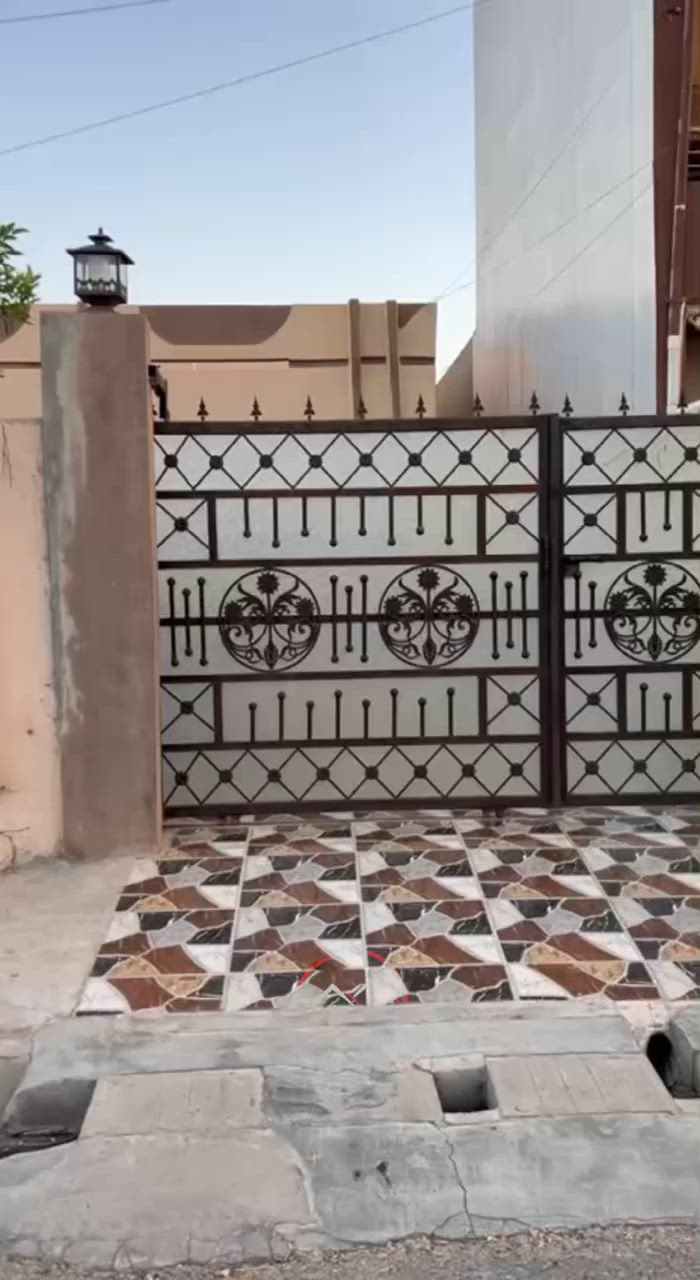 {547}
🏡 دار للبيع بناء مرتب ونظيف 👍

📍 الموقع: كركوك – حي العسكري قرب جامع الشافعي
📐 المساحة: 312،50متر
🏢 بناء واحد  مقابل حديقة 

🔹 تفاصيل الطابق الأول:
غرفتين نوم 🛏️ + هول + استقبال مريح + مطبخ +صحيات + كراج 🚗+حديقة 

✨ مميزات الدار:
✔️ بناء مرتب ونظيف
✔️ تقسيم عملي ومريح للعائلة
✔️ موقع هادئ وقريب من الخدمات والسایدین
✔️ منطقة مميزة وسهلة الوصول

📞 للتواصل والاستفسار:
***********
***********

🤝 مكتب باب الثقة للعقارات
تعامل واضح وشفاف من البداية للنهاية، ونوفر أفضل الخيارات حسب طلبكم وبأسعار مناسبة

📍 زورونا: مكتب باب الثقة للعقارات
حي عسكري خلف جامع معراج قرب جسر حصو ورمل
