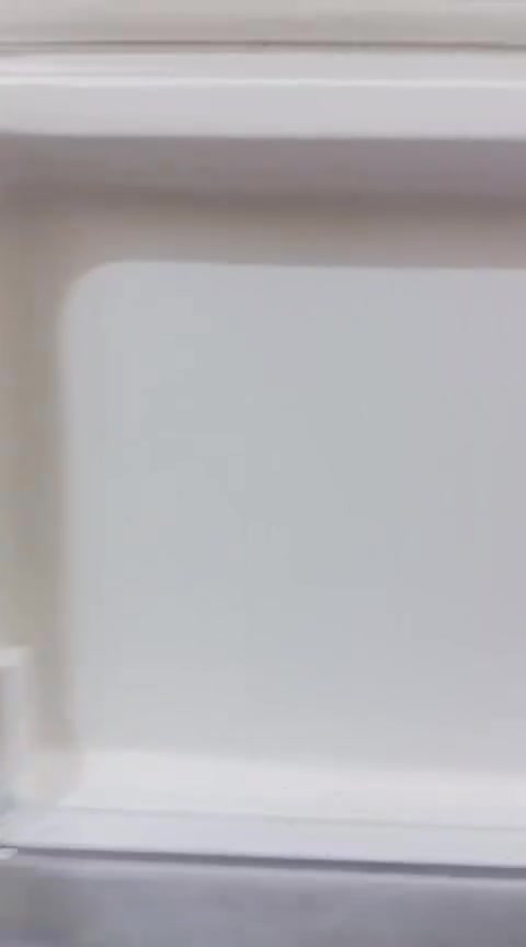 ثلاجه مستخدمه قليل ونضيفه
بسعر مناسب ***********
