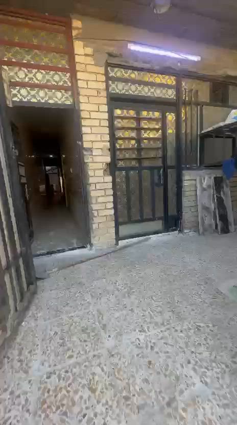 بيت للايجار 
زعفرانيه نهايت اربع شوارع قرب مخبز مجتبى 
استقبال صاله مطبخ غرفه نوم صحيات فوك غرفه ماكامله 
( اجاره 300 الف )
***********
ابو علي الركابي
