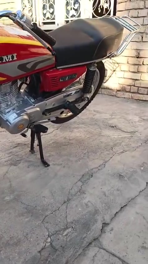 سلام عليكم دراجه البيع ما مفتوحه دراجه نضيفه من الطول الطول بدون تصل *********** او راسلني خاص السعر 600وبيه مجال المو شراي لا يتعبني
