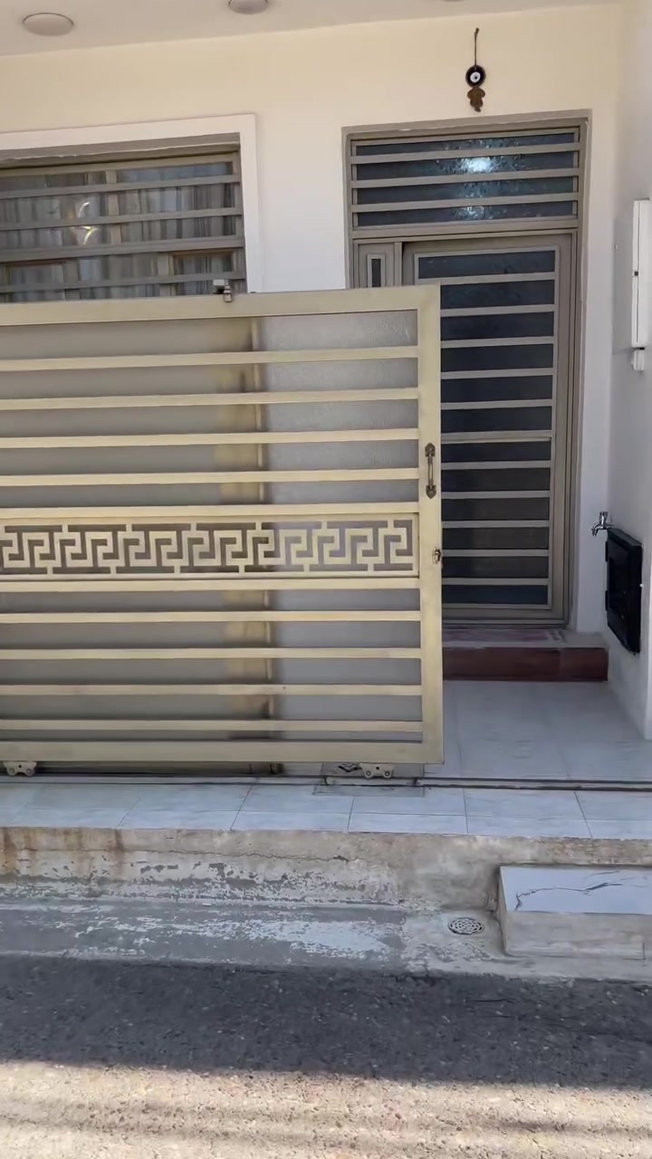 للبيع بيت  ٥٠ متر  ٣. طوابق  شارع  ٢٣. اي ستفسار.  ***********
