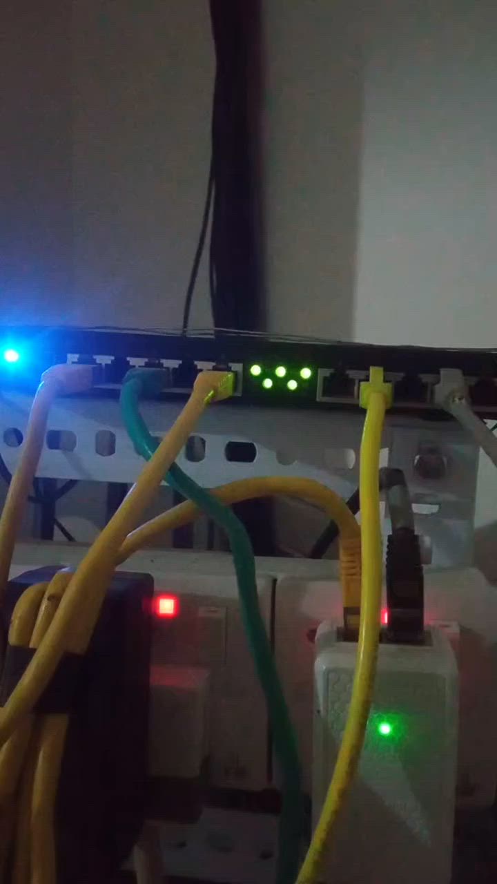 جهاز 4011 للبيع بسعر 210 للتواصل ***********
