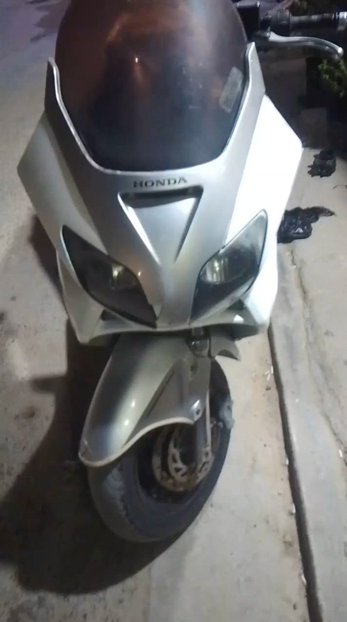 فورزا طفت فجاء ابيع كوم حديد كهربائيات كلها شغاله باتري جديد  زوج تاير دير ما تشتغل العنوان بغداد الشعب  سعر 175
 ‏‪***********‬‏
