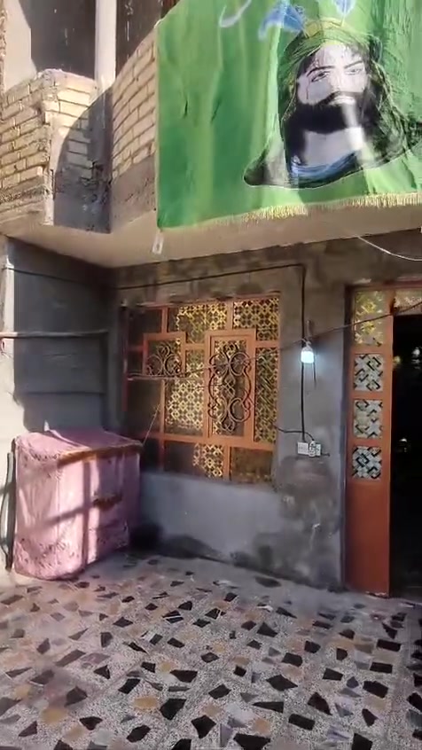 السلام عليكم بيت للبيع مساحه ١٢٧ واجهه ٥ونص ونزال ٢٣ 
بل شعب الزراعيه قريب حسينيه الزهراء البتول سند ٢٥ السعر ١٣٥
***********
