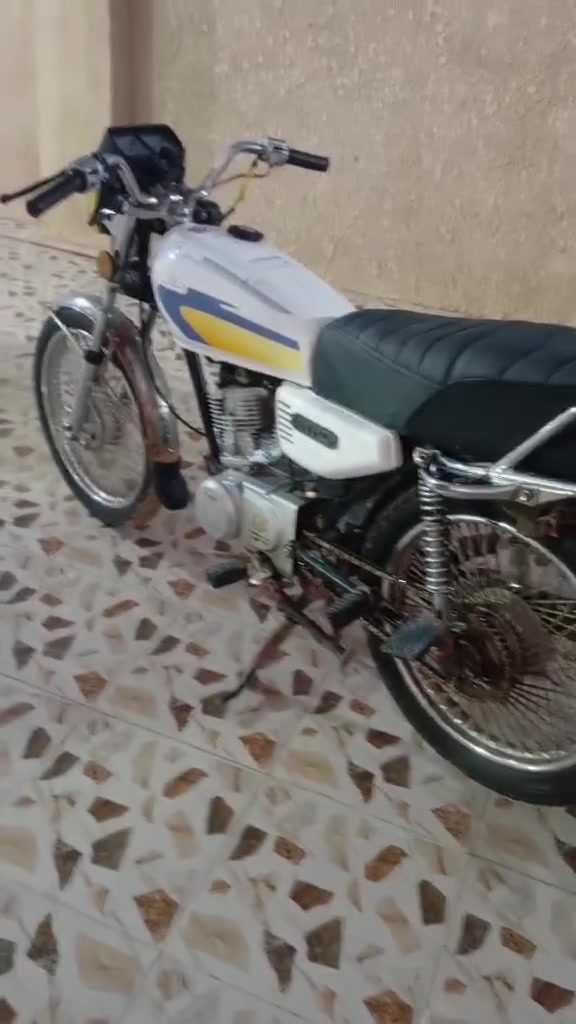 سلام عليكم مديل 20  اربع كير للبيع  سعر خاص مكاني كوت شارع  نفط تواصل  ***********
