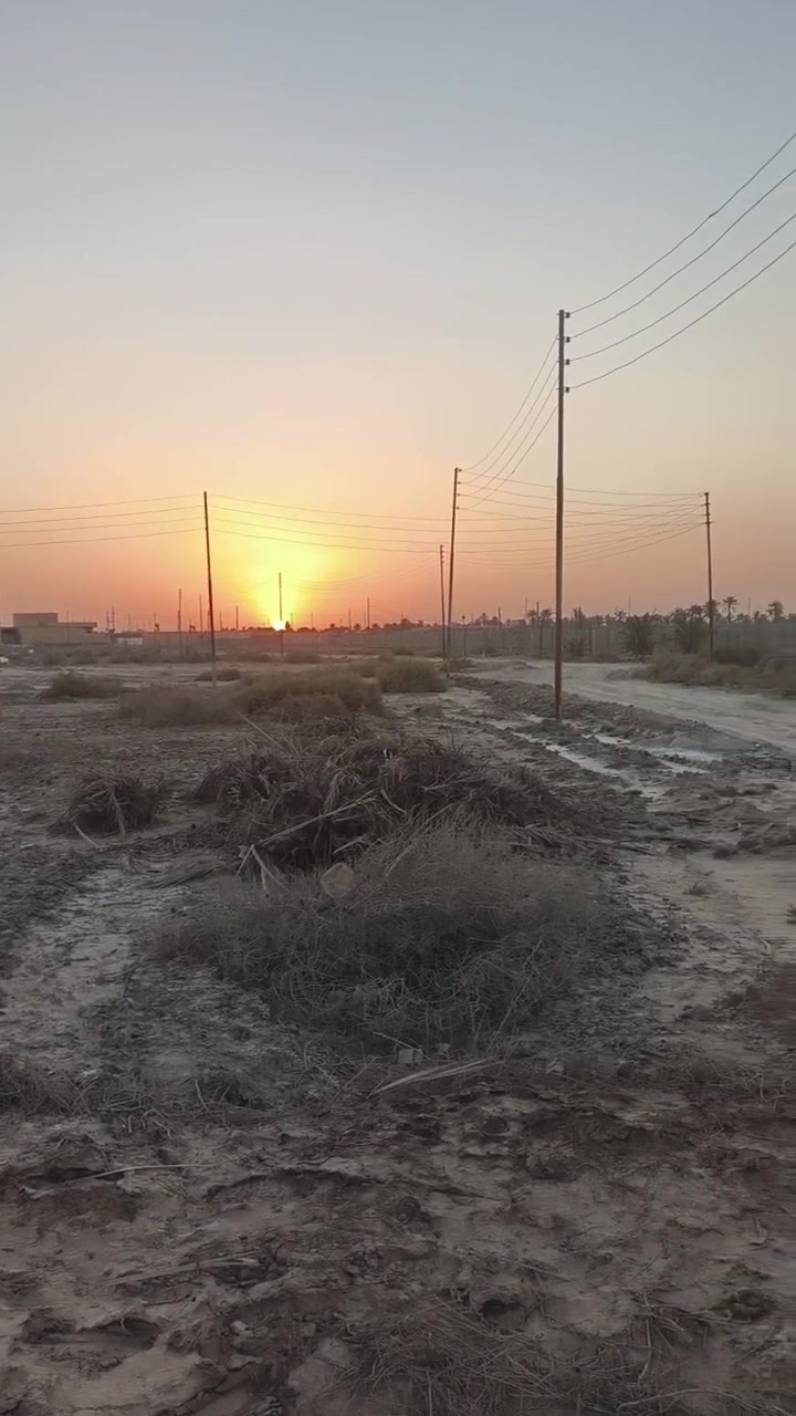 قطعة طابو صرف أسهم تحويل مباشر للتسجيل العقاري الواجهة 10 النزال     25    250    متر    وكما موضح بالفيديو على 4 شوارع 
كل شارع 10 متر كافة الخدمات من ماء وكهرباء 
العنوان ناصرية _ السفينة _ قرب مدرسة الواثق الجديدة 
السعر 26 قابل للنقاش 
للاستفسار مراسلة الصفحة أو الاتصال على الرقم 
***********
