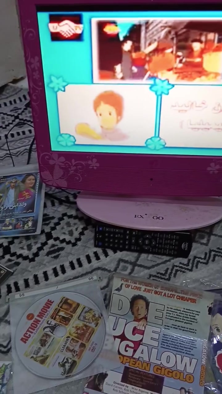 ئەم تەلە فیزیۆنو دیفیدیە بۆ فرۆشتن لەسلێمانی نرخی 35 هەزارە هەردوکی بێ عەیبە ***********

