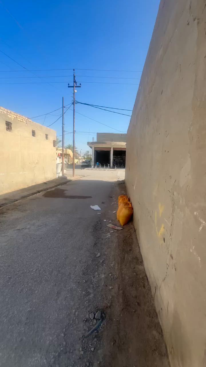 السلام عليكم جود دار بعده متكامل المساحه فوك 300 متر شارع العلاوي مجاور حجي فاضل السعر يم صاحب الدار والتفصيل ب الفيديو اتصل ***********
