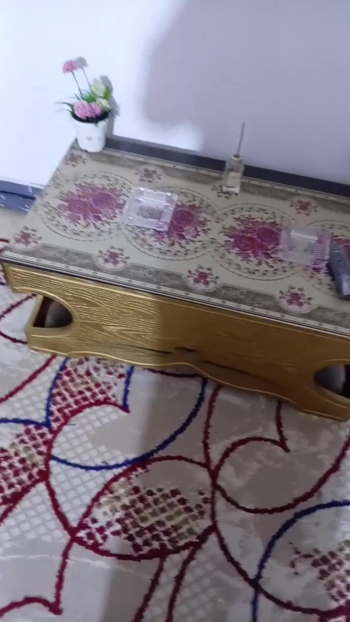 السلام عليكم ورحمة الله وبركاته عندي غرفة نوم ٨ باب صاج إيطالي لون جوزي غامق وطخم قنفات لون ماروني نظيف كلش وطبلات خشب وزجاج رايدهم كلهن ب ٩٥٠ الف لان جاي اشيل وهذا رقم وتساب *********** ابومحمدالحسيني
