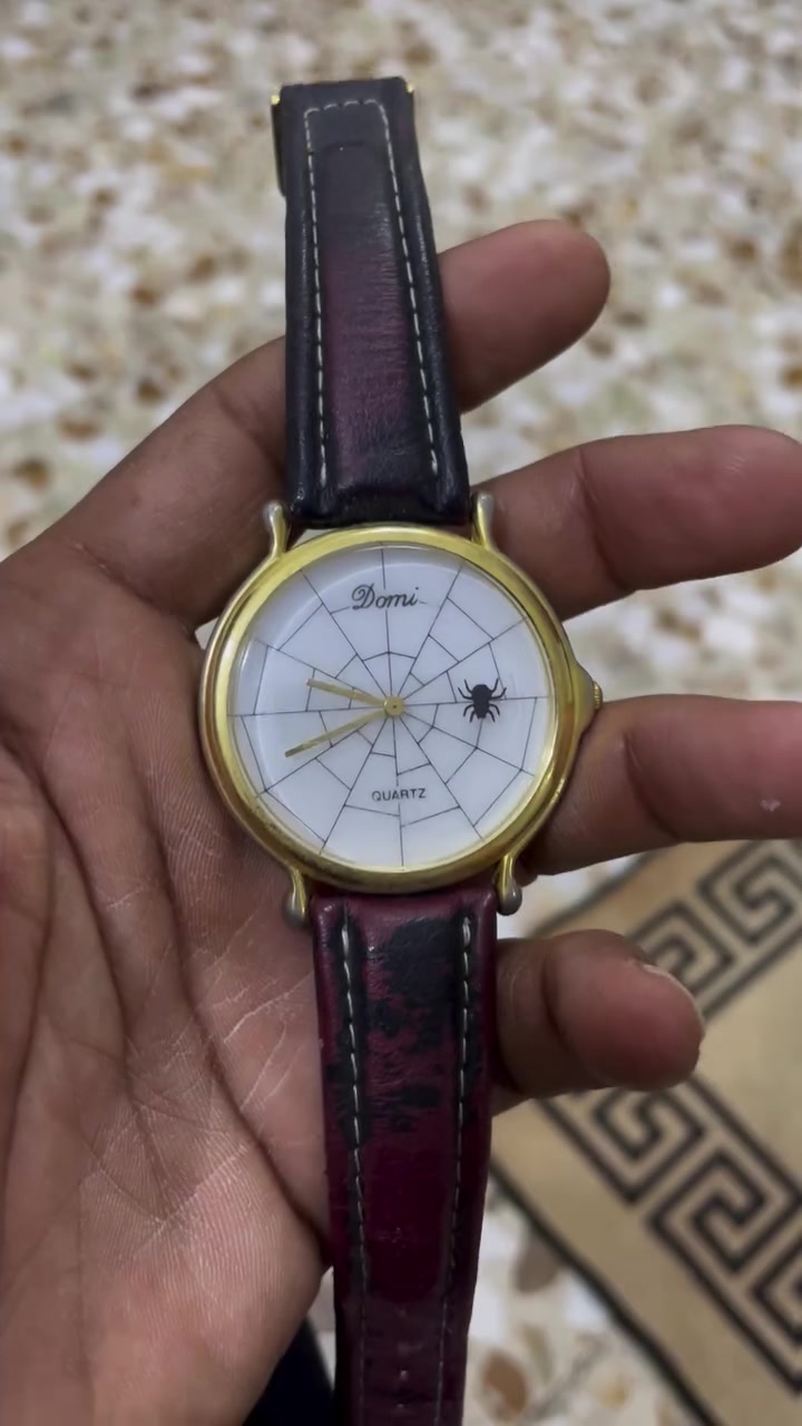 ساعه مكينه سويسري مينه سبايدر شي مختلف قطر 43 نظافه عاليه سير جلد طبيعي قديم اصلي بغداد ***********

