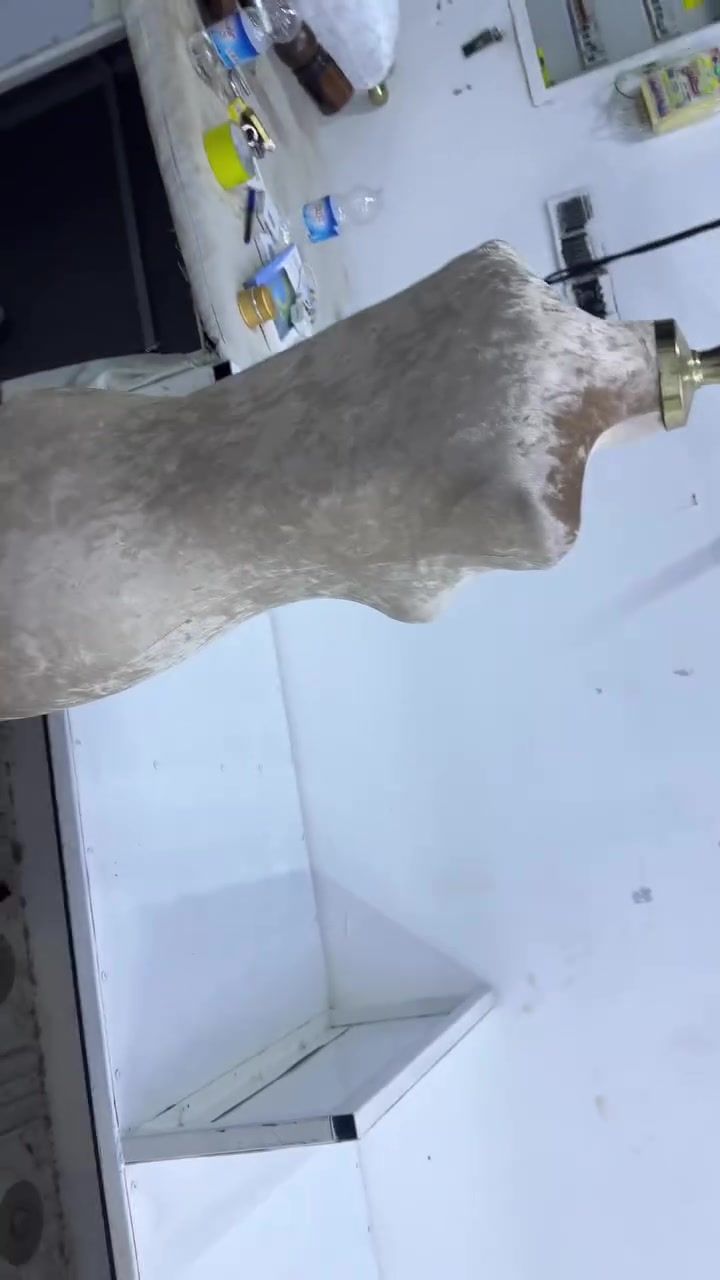 السلام عليكم ميوزه زائد ملكانات عدد 2 كلش نضيفات زائد ستاند تعليك ومتحرك للستفسار ***********
