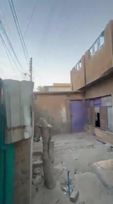 السلام عليكم عقار للبيع حي المواصلات الخامسة مساحة ٣٢٥م الواجهة ١٢م يباع حسب التقطيع بسعر كاع ارض موقع تجاري مميز بشارع المواصلات قرب مطعم المندلاوي قرب المكوى الغدير للاستفسار اوالتواصل على الرقم *********** موجود واتساب  سعر مناسب جدا استثمار تبنى بناية ومحلات
