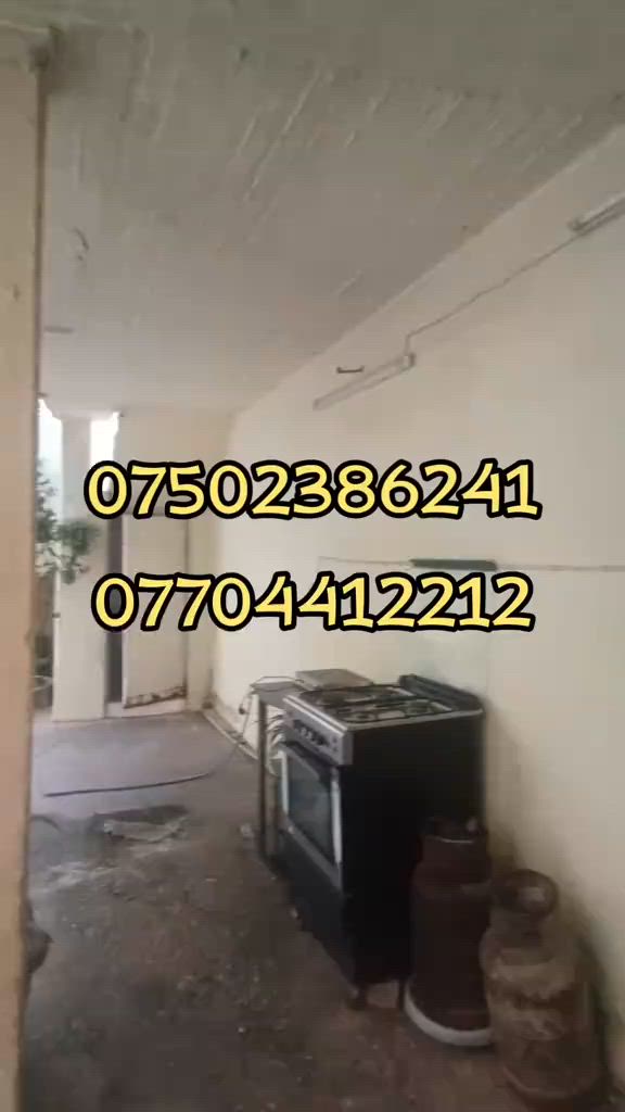 دار للبيع في منطقه نينوى الشرقيه شارع معمل ثلج القديم مقابل كراج القوير المساحه 250 متر اربع غرف نوم واستقبال شرقي السعر مناسب للاستفسار الاتصال على الارقام المدرجه على الفيديو مع تحياتي لكم فوزي للعقار  *********** *********** #متابعه_ولايك_واكسبلور_احبكم #الشعب_الصيني_ماله_حل😂😂 #موصل_بغداد_كركوك_حله_نجف_بصره #CapCut #الموصل_دهوك_اربيل_بغداد_كركوك 
