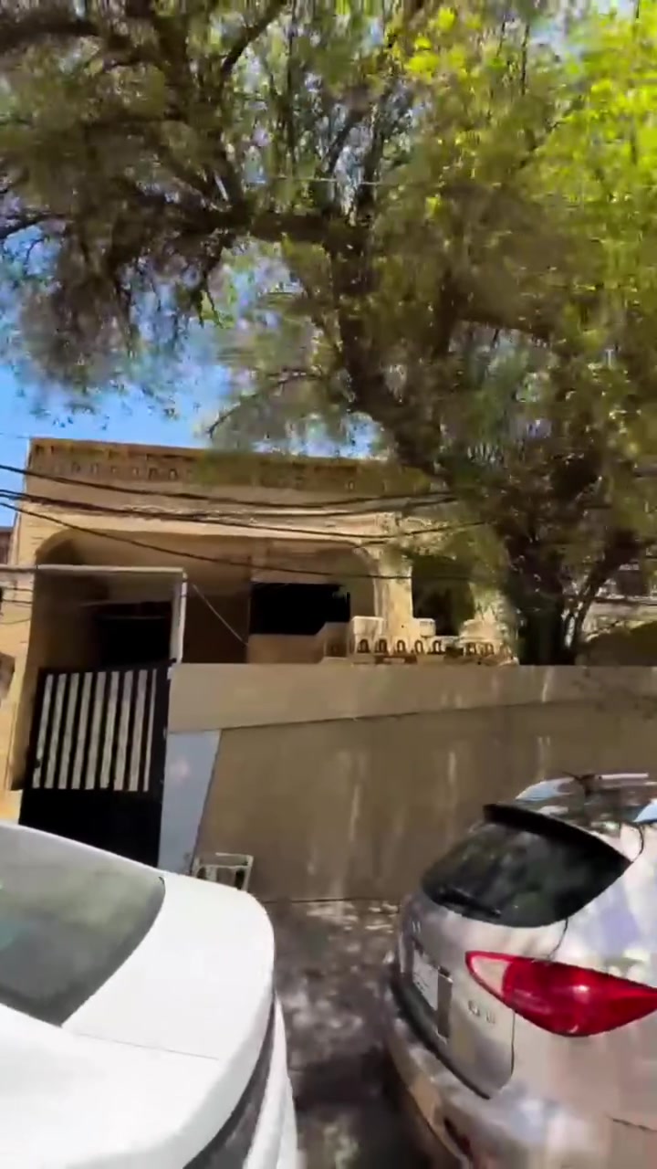 بيت للايجار في الكرادة عرصات الهندية

مساحة البيت : ٣٥٠ متر

يحتوي على كراج كبير + حديقة

البيت طابقين

به صالات كبيره وغرف نوم كبيره ايضاً

للاستفسار والتواصل: شركة قيراط للعقار

***********

***********
