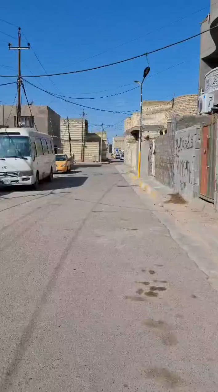 سلام عليكم
بيت للبيع مساحة 150م حي الكوفة
واجهة 7.5 نزال 20
يحتوي على 6 غرف نوم وصالتين و 3حمامات ومخزن
السعر 115
للتواصل ***********
