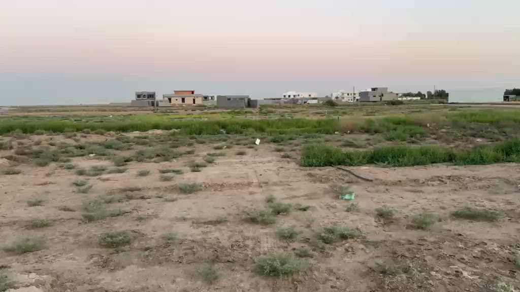 قطعة ارض للبيع بسعر 18مليون وبيها مجال المساحه300 متر .
🔹 قطعة أرض للبيع في الرمادي – شارع 60 منطقه التل الأخضر  🔹شارع 10متر منطقه مخدومه بل كامل
 

📐 المساحة الكلية: 300

✅ كافة الخدمات متوفرة:

ماء

كهرباء

شوارع مبلطة

مسجد قريب

مدارس قريبة

منطقة سكنية متكاملة وهادئة

💰 السعر: 18مليون دينار مع وجود مجال للتفاوض.

📞 فرصة مناسبة للسكن أو الاستثمار في موقع مميز ضمن أحد الأحياء المخدومة في مدينة الرمادي.5دقايق عن مركز مدينه 
-----------------------------------------------------
📞 للاستفسار والمعاينة:
يمكنك زيارة المكتب الرمادي شارع 40 مقابل جامع الواثق.      ***********
