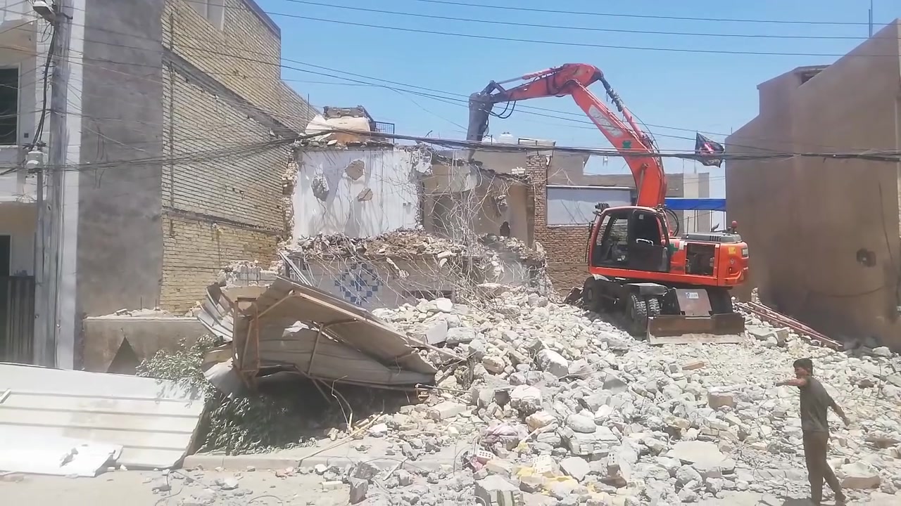 ابو امير لهدم الدور والبنايات المتعددة الطوابق ورفع الانقاض وحفر الجفر وتجهيز السبيس فراش وحدل في جميع مناطق بغداد           (( ابو امير *********** ))
